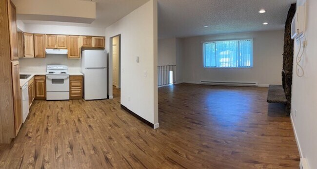 Building Photo - 1324