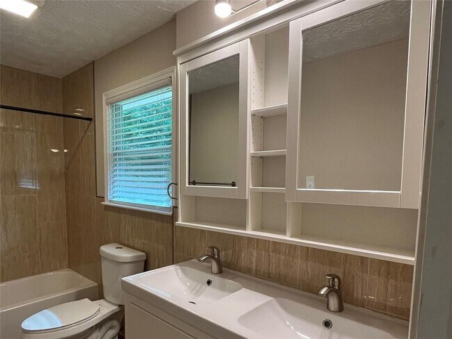 Building Photo - 2237 Scotty Cir