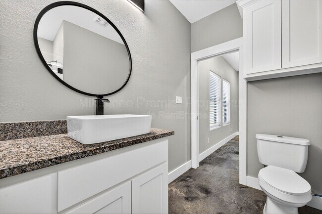 Building Photo - 1507 S 7th Ave