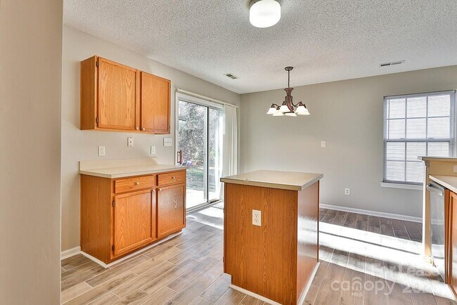 Building Photo - 9522 Bird Watch Ln