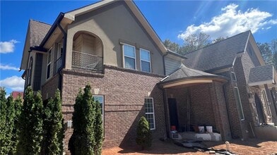 Building Photo - 4236 E Cherokee Dr