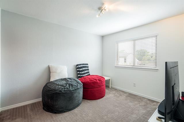 Building Photo - 419 Brooks Ln