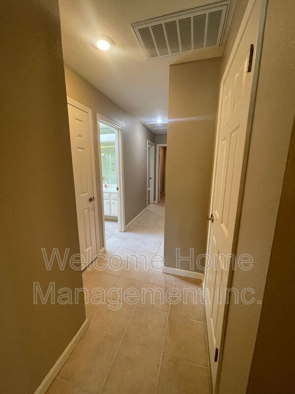 Building Photo - 4310 Canyon Crest Rd W