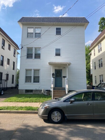 Building Photo - 16 garfield ave