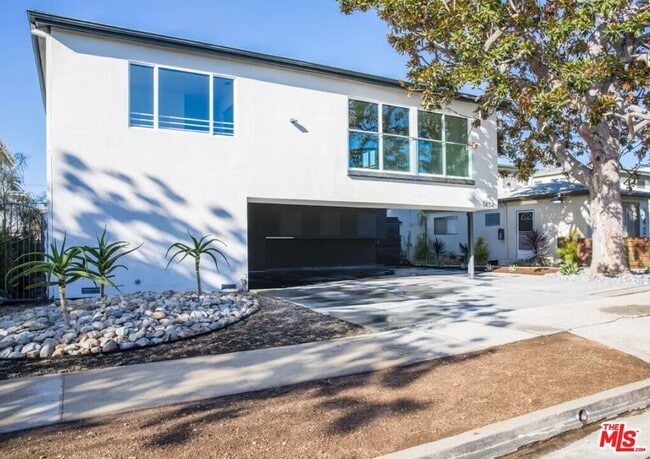 Building Photo - 1434 10th St