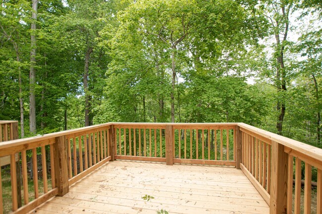 Building Photo - 222 Smithson Ln