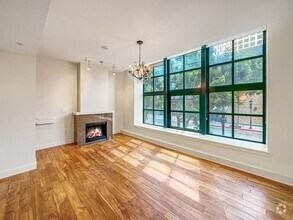 Building Photo - Stunning 2B+Den/2BA Condo in Downtown San ...