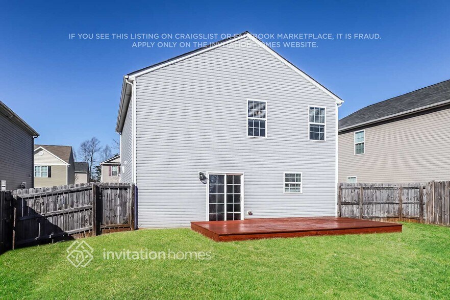 Building Photo - 3906 Creekmoore Dr