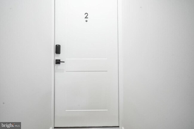 Building Photo - 952 N Marshall St