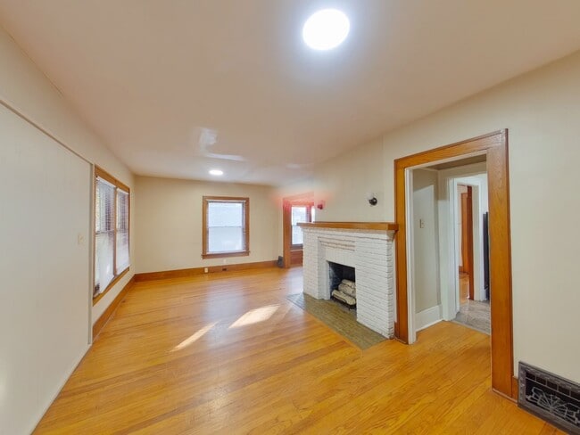 Building Photo - 207 S Erie Ave