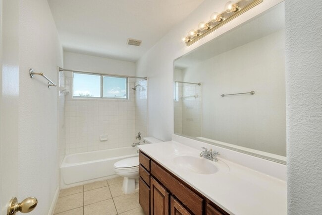 Building Photo - 2403 Vestavia Ridge Ln