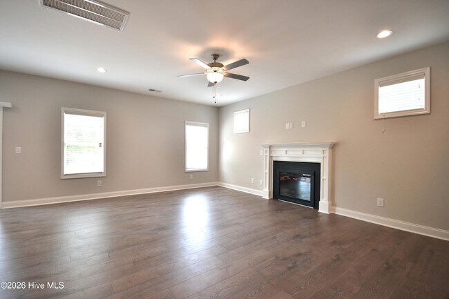Building Photo - 388 Atwood Dr