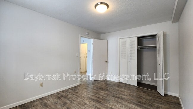 Building Photo - 811 7th Ave N