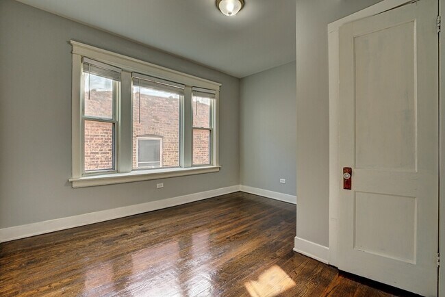 Building Photo - 7331 S Dante Ave