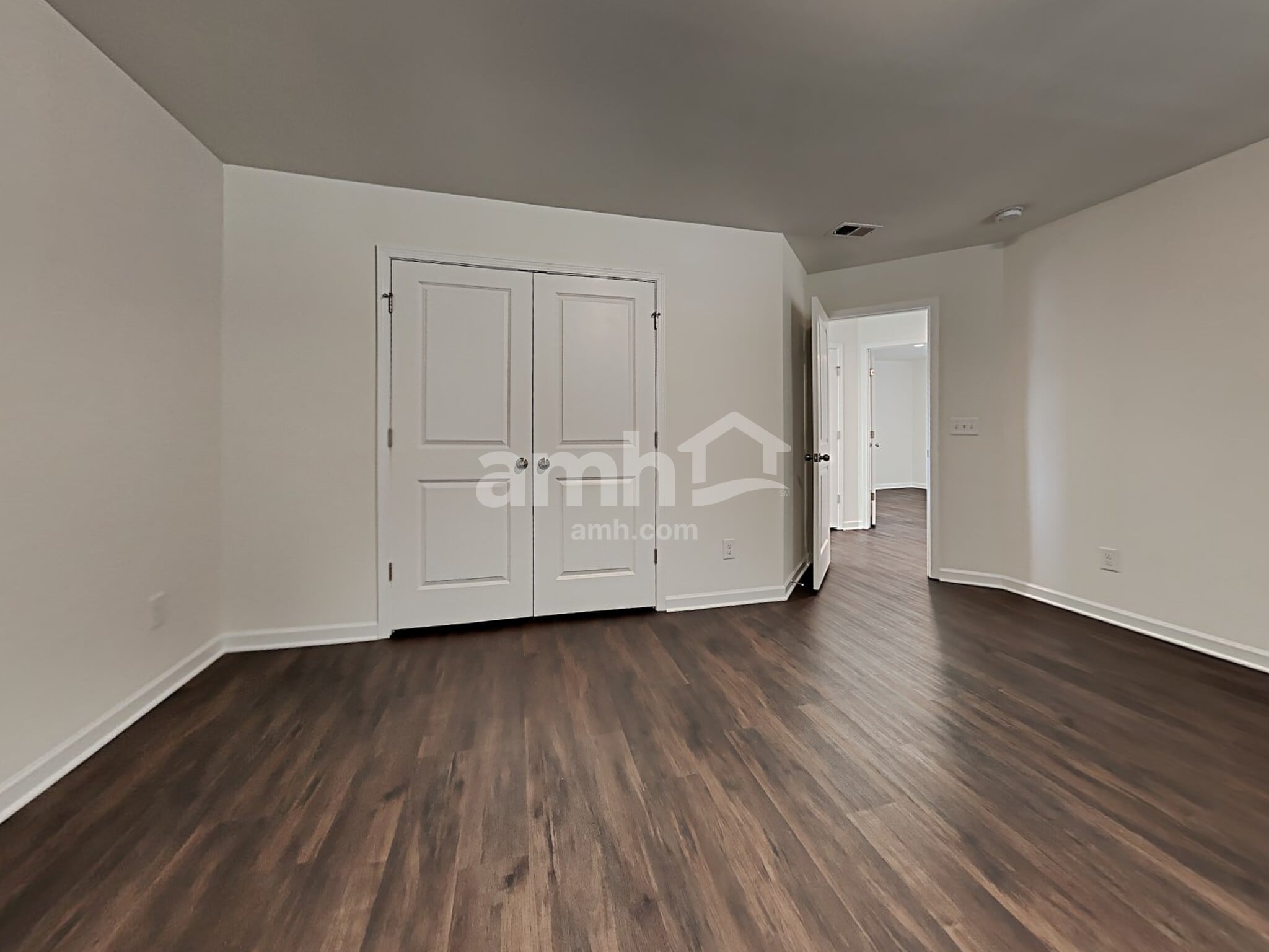 Building Photo - 140 Longford Dr