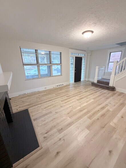 Building Photo - 2233 Brownsville Rd