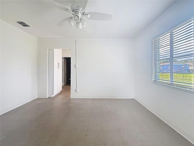 Building Photo - 331 E Street Unit