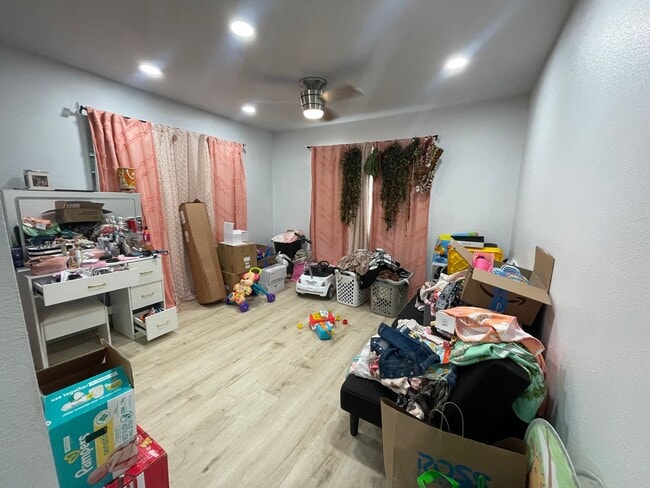 Building Photo - Newly Remodeled 1 Bedroom/1 Bathroom