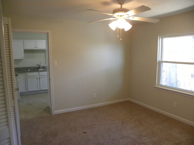 Building Photo - 10308 Libby Ln