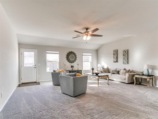 Building Photo - 2217 Stella Rd