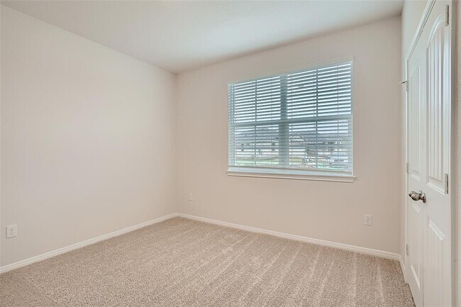 Building Photo - 316 Charles Trl