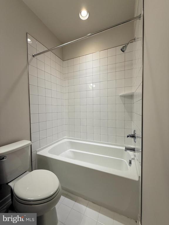 Building Photo - 315 Willis St