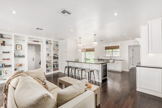 Building Photo - 5214 N 43RD PL