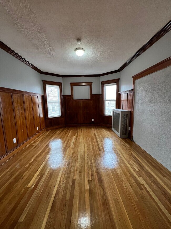 Building Photo - 30 Courtland Rd
