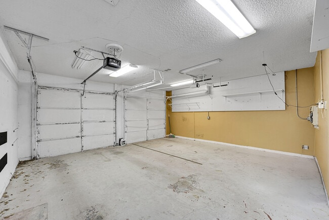 Building Photo - 6565 Las Flores Dr
