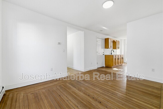 Building Photo - 159 Connecticut Ave