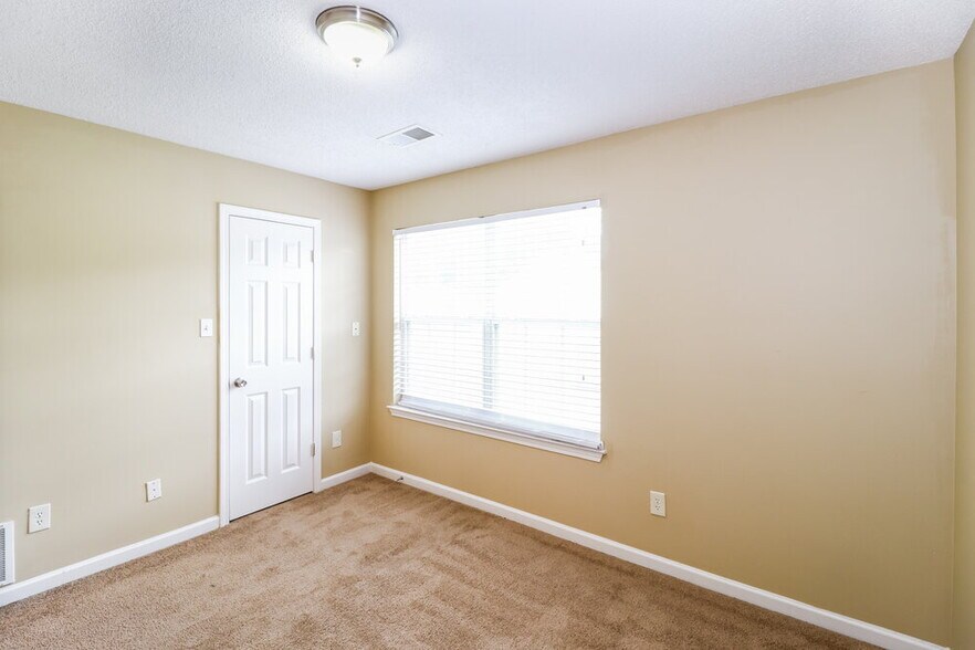 Building Photo - 4551 Blue River Dr