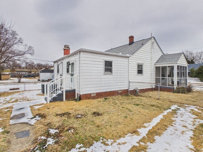 Building Photo - 1410 Greenville Ave