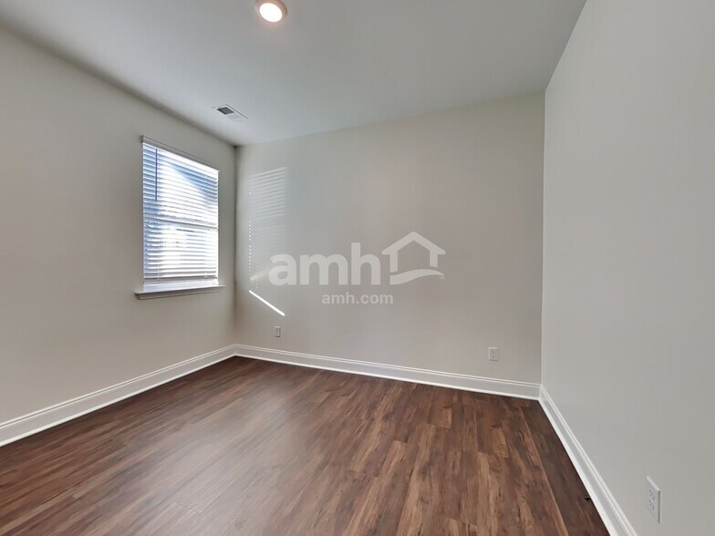 Building Photo - 120 Anthurium Dr