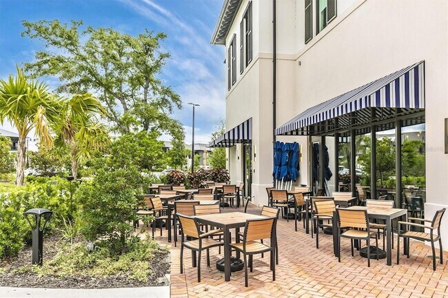 Building Photo - 12240 Wellen Golf St