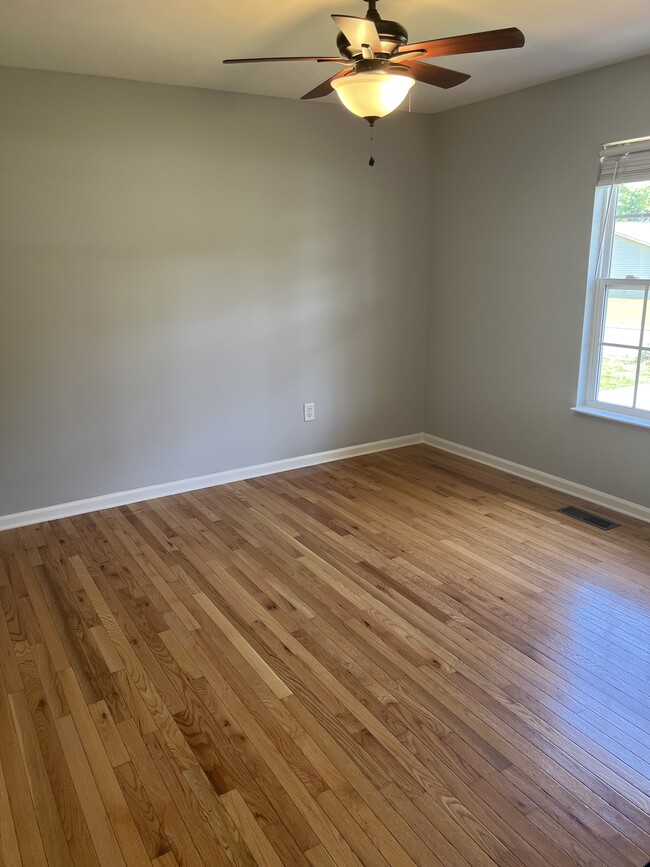 Building Photo - 2745 Apple Orchard Dr NW