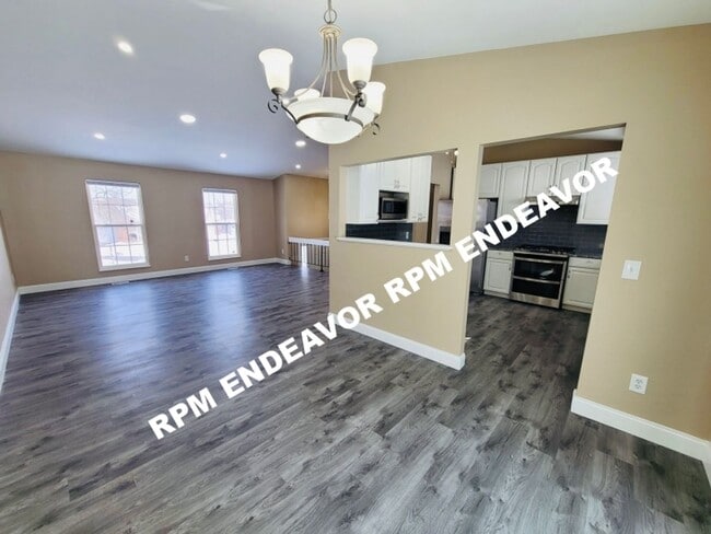 Building Photo - "Stunning 3-Bed Home with Modern Finishes, Spacious Yard, and Quiet Cul-De-Sac Location!"