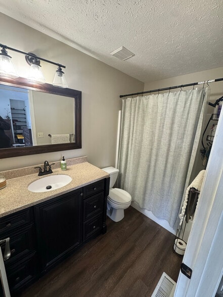 Building Photo - 816 Tollis Pkwy