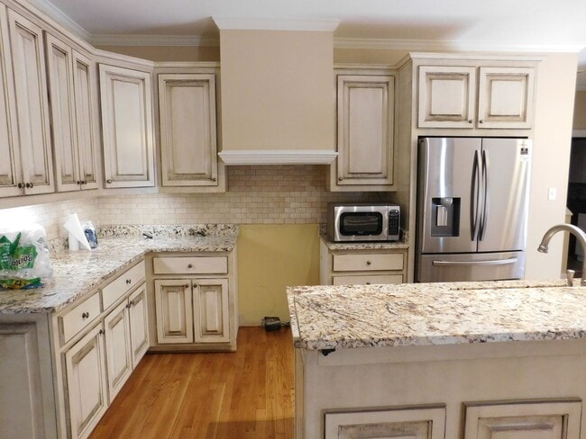 Building Photo - 300 Taliaferro Ln