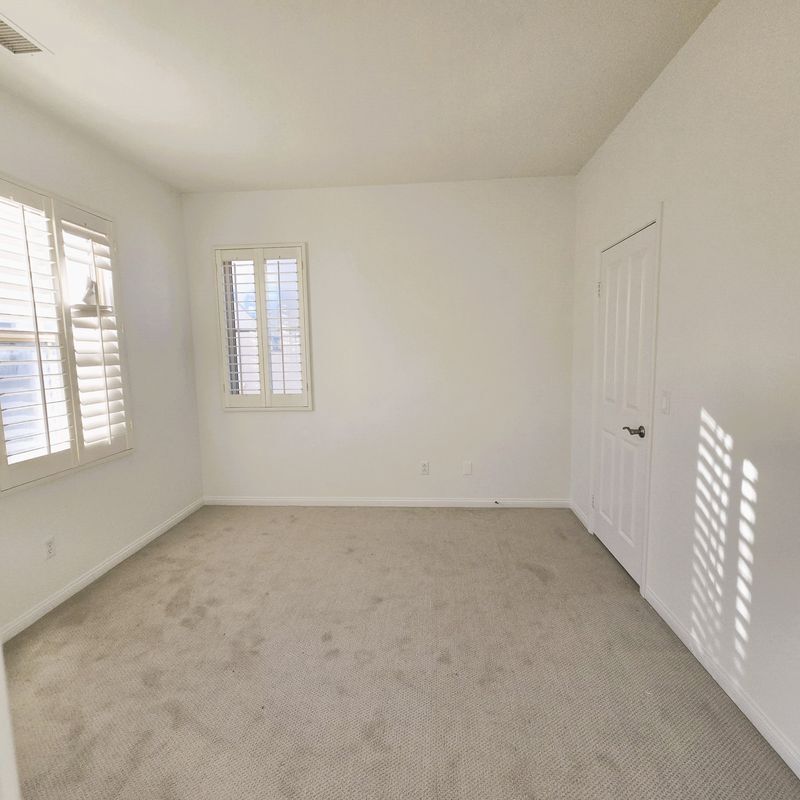 Building Photo - 53 Serenity