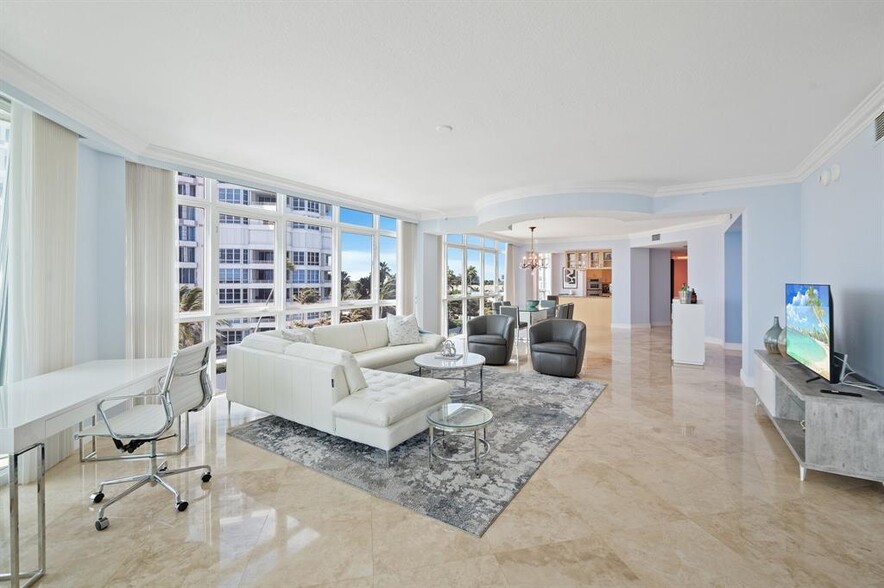 Building Photo - 1430 S Ocean Blvd