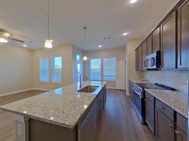 Building Photo - 5476 Sandstone Dr