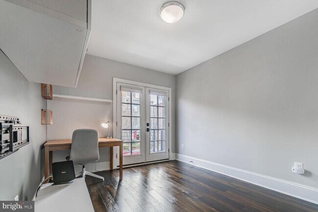 Building Photo - 1514 8th St NW