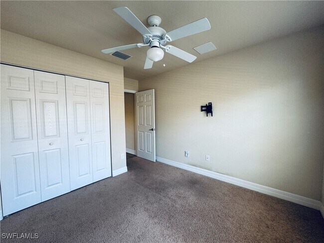 Building Photo - 10480 Carolina Willow Dr