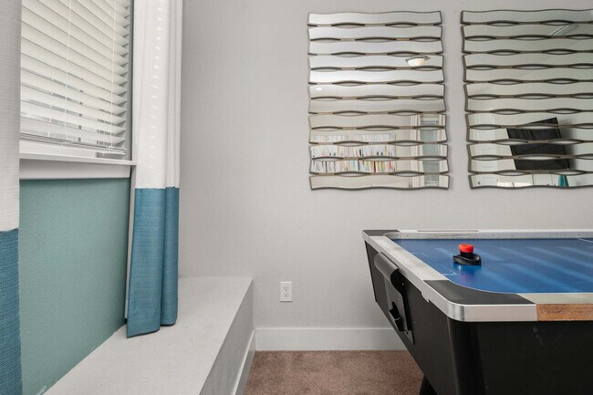 Building Photo - 301 Burma St