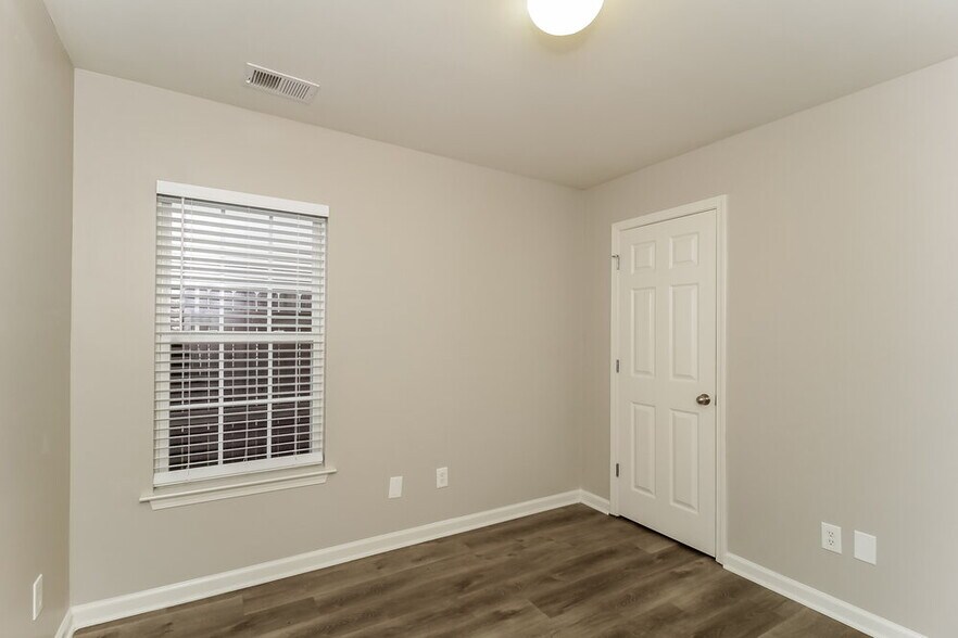 Building Photo - 254 Highland Falls Blvd