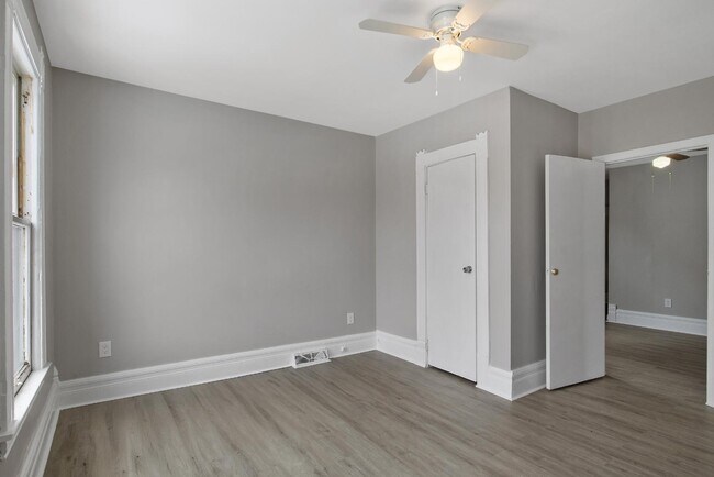 Building Photo - 304 Baker Ave