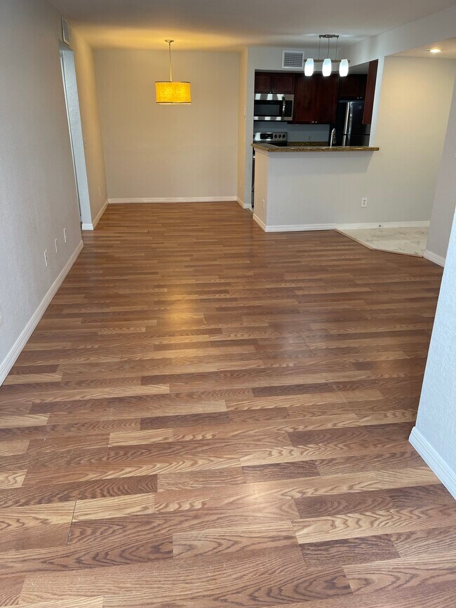 Building Photo - 5160 Conroy Rd