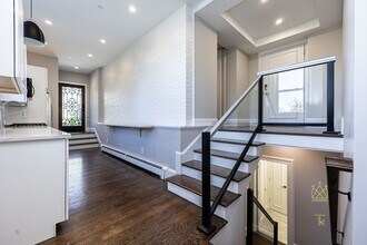 Building Photo - 85 Regent St