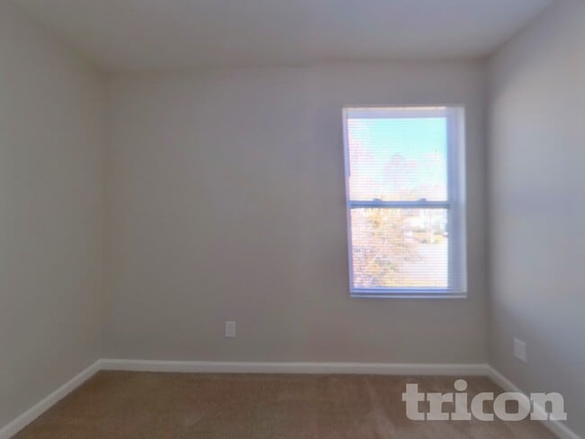 Building Photo - 1069 Joselynn Drive