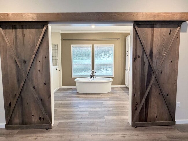 Building Photo - Immaculate Newer 3BR/2BA Brevard Home with Open Layout – Pet-Friendly